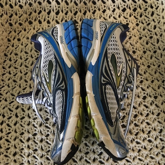 Brooks Ghost 4 DNA Evolution men’s size 11.5. Plenty of life left. Preowned main image 7
